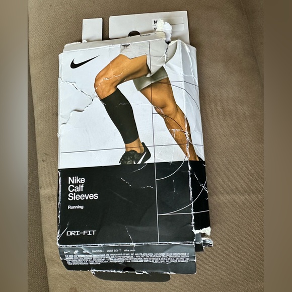 Nike Zoned Support Calf Sleeves - Black - NWT Damaged Box - Picture 1 of 4